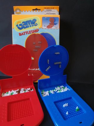 Juegos de mesa: Cuatro en raya y Hundir la flota