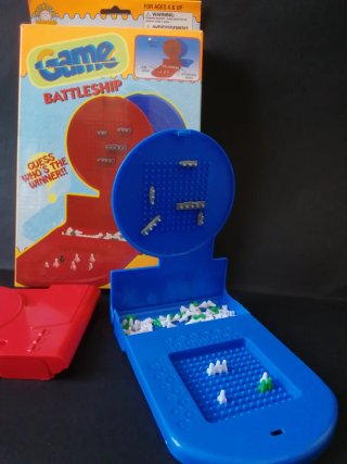 Juegos de mesa: Cuatro en raya y Hundir la flota