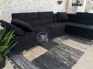 Sofá-rinconera en negro terciopelo