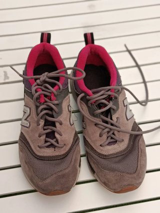 New Balance zapatillas deportivas marrones y rosas