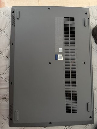 Portátil Lenovo Gris Muy Buen Estado . Negociable