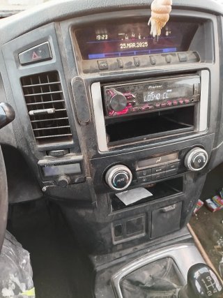 Mitsubishi Montero 2012