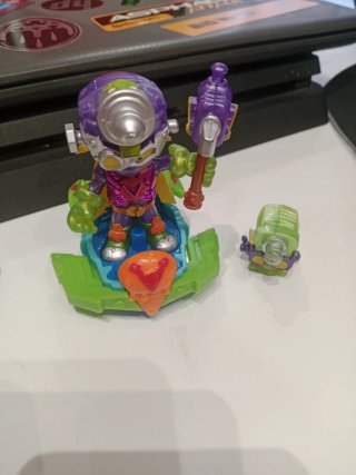 Superthings Taladro + Figura