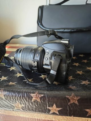 Cámara Nikon D3100 + Accesorios