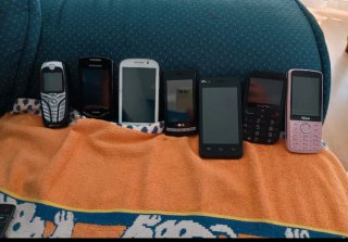 Lote 7 móviles antiguos: Alcatel, LG, Samsung, etc