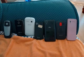Lote 7 móviles antiguos: Alcatel, LG, Samsung, etc