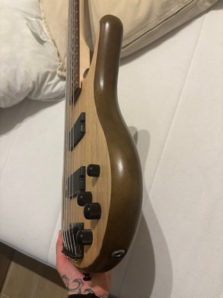 Ibanez GSR205B Bajo 5 cuerdas Custom
