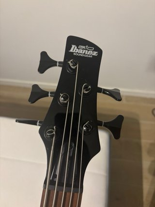 Ibanez GSR205B Bajo 5 cuerdas Custom