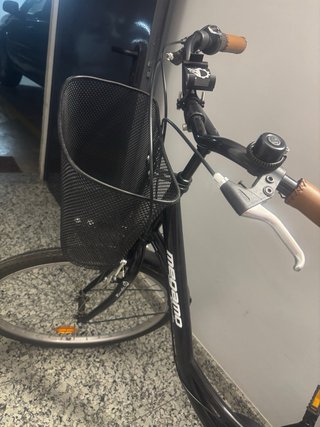 Bicicleta MEGAMO paseo negra con cesta
