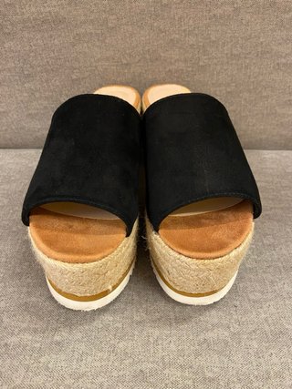 Sandalias cuña yute Tina's negras y beige