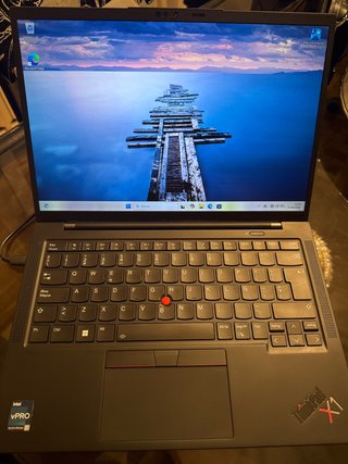 Lenovo ThinkPad X1 Carbon Gen10 i7 32GB 1TB Táctil