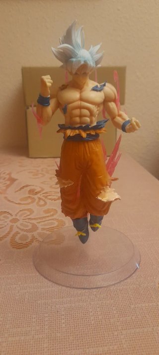Figura Goku Ultra Instinto