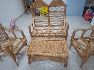 Conjunto mimbre: sofá, 2 sillones y mesa