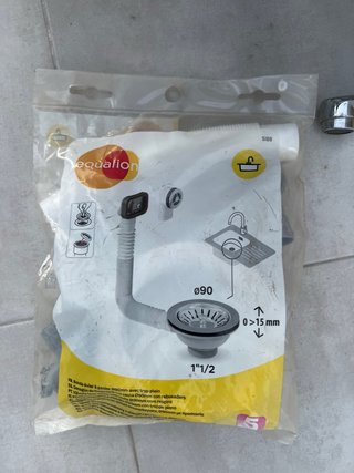 Fregadero Smeg con grifo y accesorios