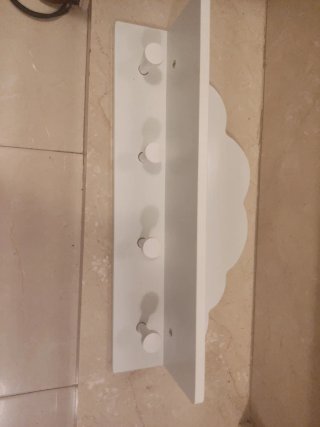 Perchero de madera blanco con forma de nube
