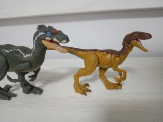2 Figuras Velociraptor Juguete
