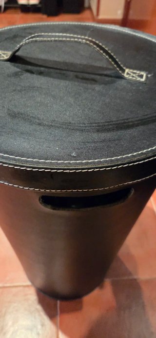 Paragüero negro con tapa