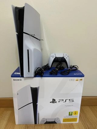 Playstation 5 Slim 1tb Disco con due controller e fattura