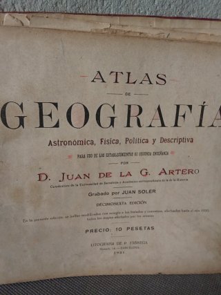 Antiguo atlas de Geografía