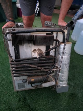 Frigorífico Trivalente Electrolux RM212