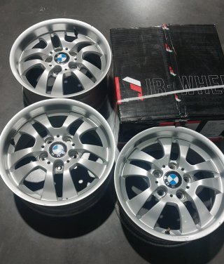 Llantas BMW R17 son 4 unidades a 50 euros cada una
