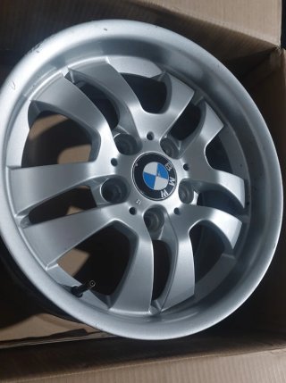 Llantas BMW R17 son 4 unidades a 50 euros cada una