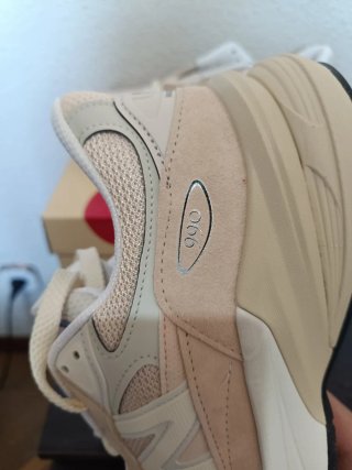 New Balance 990v6 Beige/Rosa