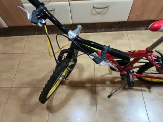 Bicicleta Infantil Roja y Negra