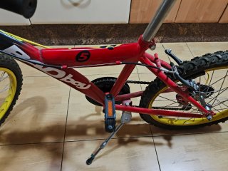Bicicleta Infantil Roja y Negra