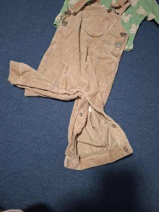 Mono pana y camiseta UCB con conejitos 9-12 meses