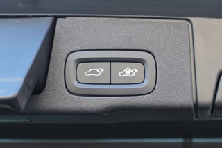 Volvo XC60 2.0 T8 AWD BUSINESS PLUS AUTO (2019)