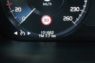Volvo XC60 2.0 T8 AWD BUSINESS PLUS AUTO (2019)