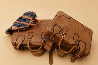 Maletas cuero vintage y bolsa cuadros