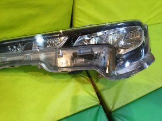 Faro Izquierdo LED Toyota Corolla