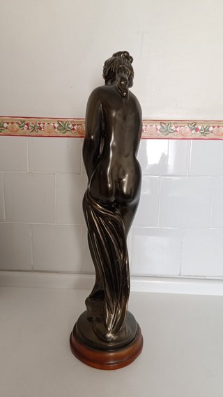 Escultura de mujer