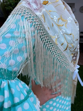 Mantoncillo de flamenca señora .