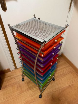 Cajonera 10 cajones multi-color metal y plástico