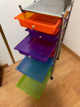 Cajonera 10 cajones multi-color metal y plástico