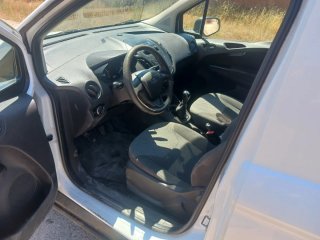 Ford E-Tourneo Courier 2015