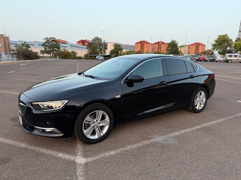Opel Insignia 2019 - foto 1