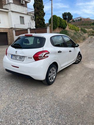 Peugeot 208 2014