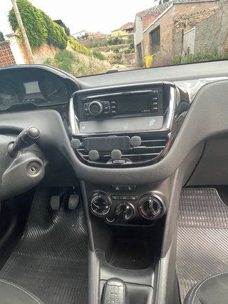 Peugeot 208 2014