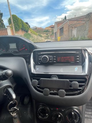 Peugeot 208 2014