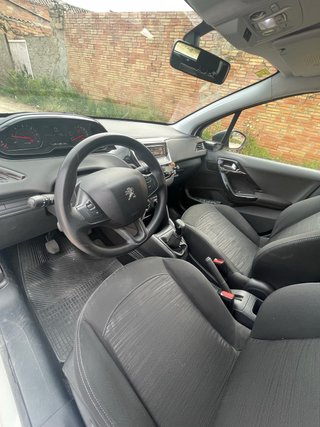 Peugeot 208 2014