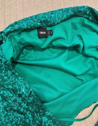 Top lentejuelas verde ASOS espalda descubierta