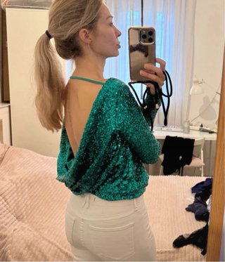 Top lentejuelas verde ASOS espalda descubierta