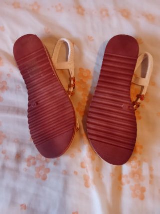 Sandalias mujer T-strap con abalorios