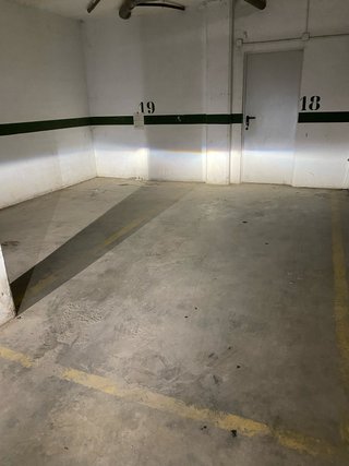 Alquilo plaza de parking con trastero