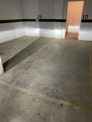 Alquilo plaza de parking con trastero