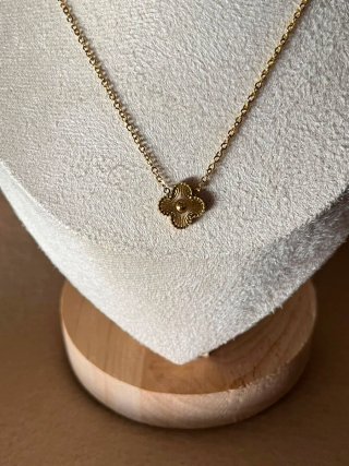 Collar Dorado con Colgante Flor en acero inoxidabl